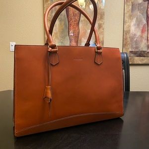 🌷Dooney & Bourke Alto Secretarial Brief🌷